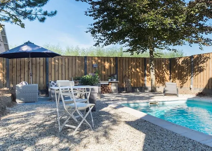 Knechtshuis بيت ضيافة 3*