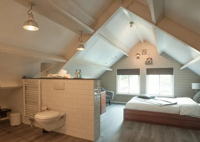 Knechtshuis بيت ضيافة 3*